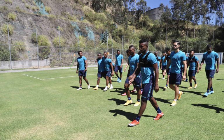 SOLO UNA DUDA: Alineación que La TRI usaría contra Uruguay