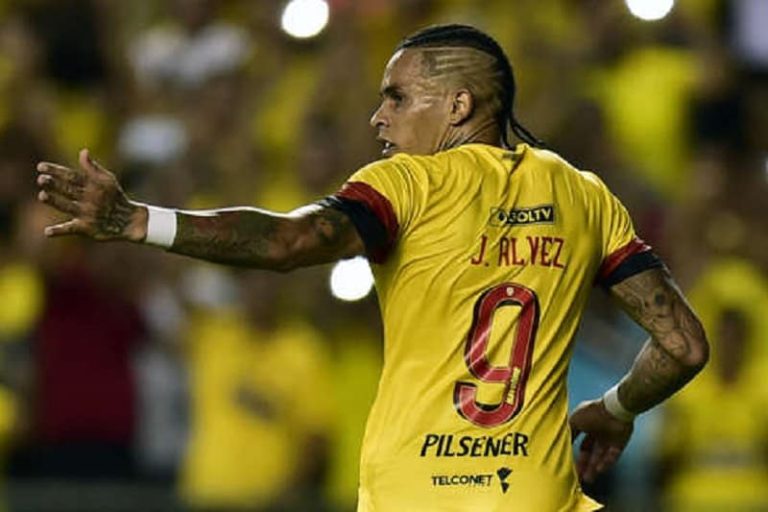 A Peñarol le interesa fichar a Álvez: “Hablé con el Pdte. de BSC”