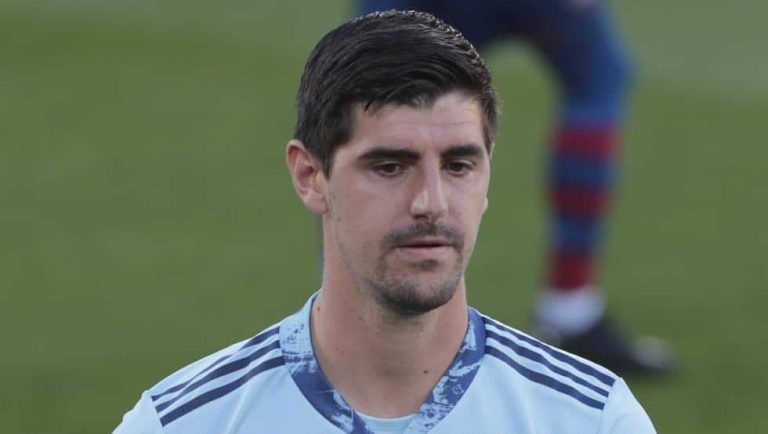 Courtois, lesionado, regresa a Madrid