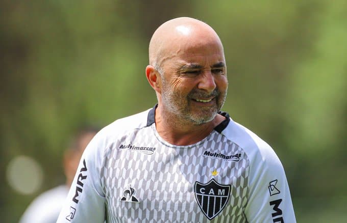 Jorge Sampaoli y todo su cuerpo técnico dieron positivo por Covid-19