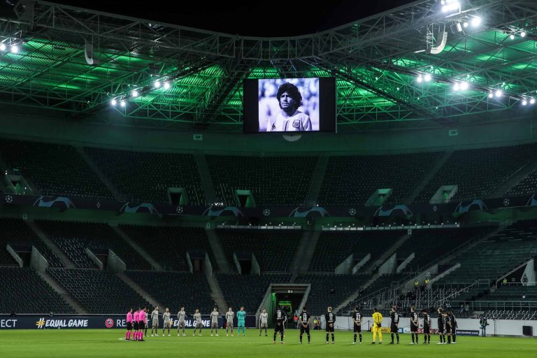(VIDEO) Champions League: El minuto de silencio por Maradona