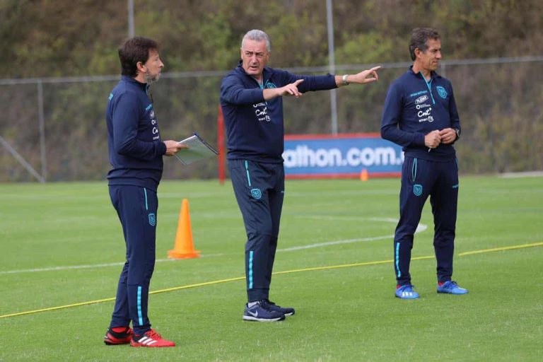 Preparación a la doble fecha de Eliminatorias: Gustavo Alfaro estará presente en el BSC-LDU