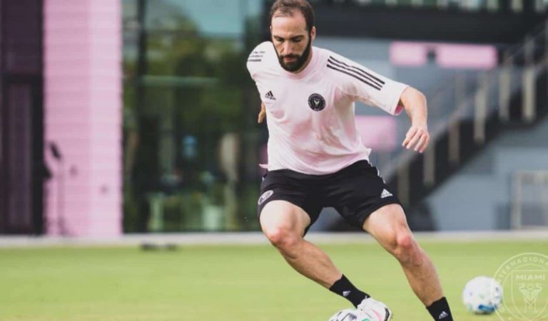 Gonzalo Higuaín dio positivo a la prueba de coronavirus