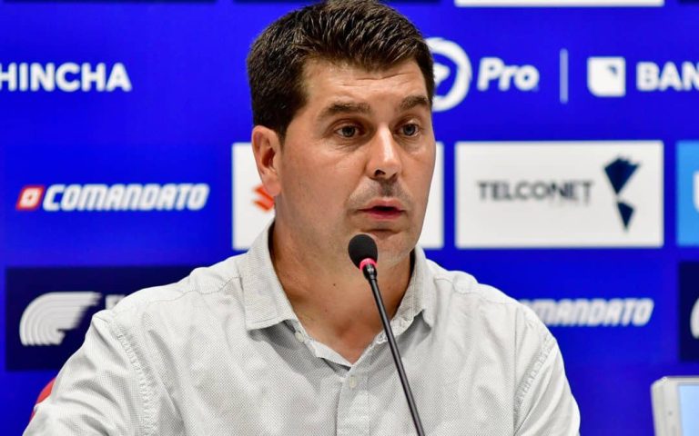 Rescalvo: “Hace un mes éramos feos y calvos, hoy somos rubios y guapos”