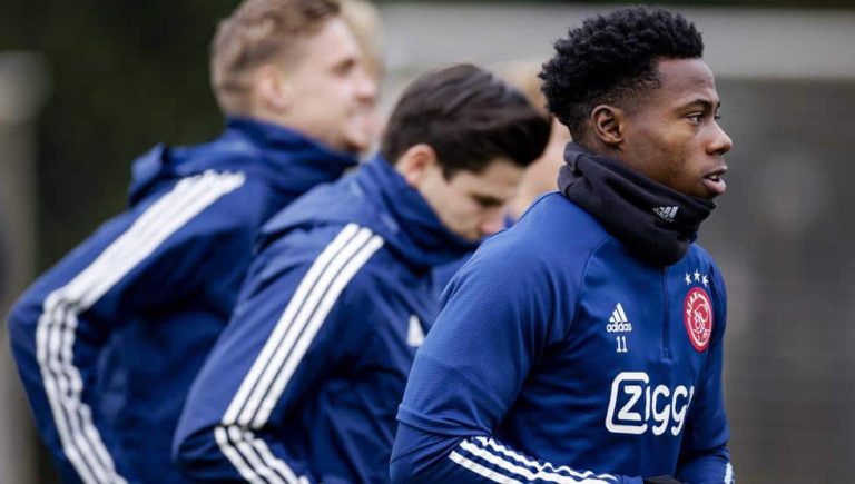 Jugador del Ajax, detenido por un apuñalamiento