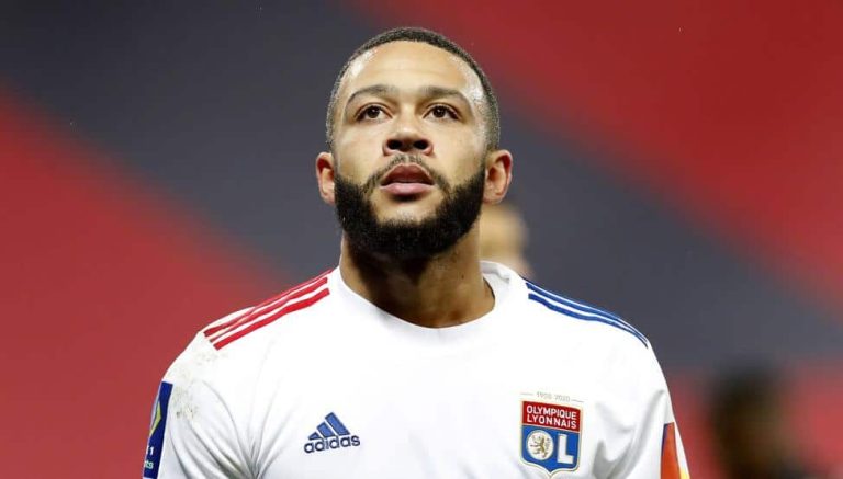 La Juve quiere arrebatar a Depay al Barça