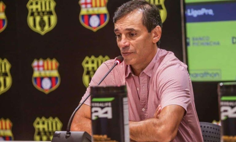 Bustos: “Dirigir a BSC es como dirigir una selección”