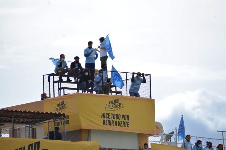 Macará – LDU: Un palco fuera del estadio