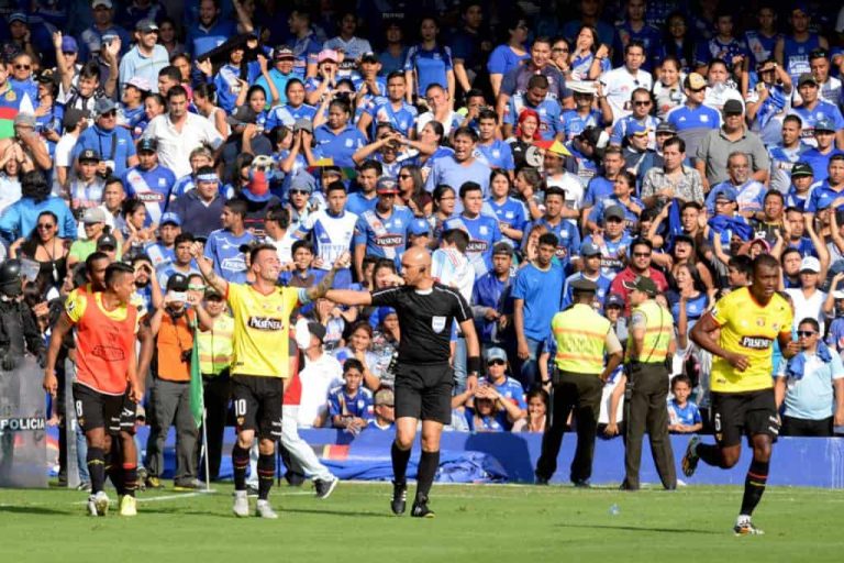 “La semana del Clásico, el árbitro es tendencia sin pitar”