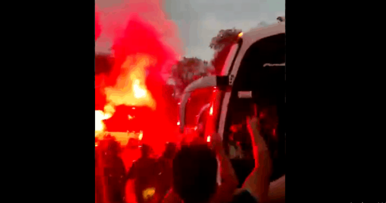 (VIDEO) Así despidió la hinchada a LDU previo al viaje a Guayaquil