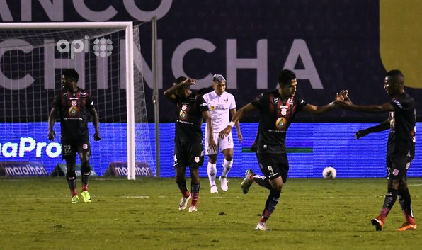 YA PIENSA EN LA FINAL: LDU resbaló ante T. Universitario