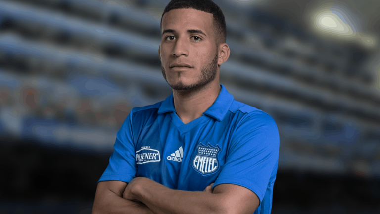 Robert Burbano iría cedido a Aucas