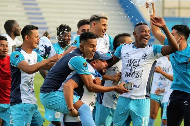 (FOTOS) PIEL ATUNERA: La nueva camiseta del Manta FC