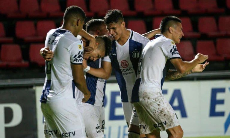 DEJÓ UNA GRAN IMPRESIÓN: El ecuatoriano Piero Hincapié debutó con Talleres