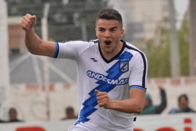 ¡REFUERZO CETÁCEO!: Cristian García es oficializado en Delfín SC