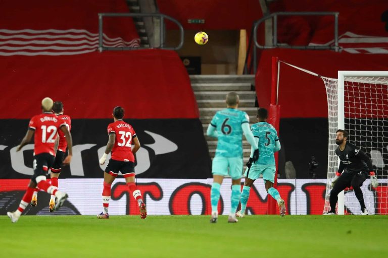 (VIDEO) LO CELEBRA EL UNITED: Caída del Liverpool en la Premier