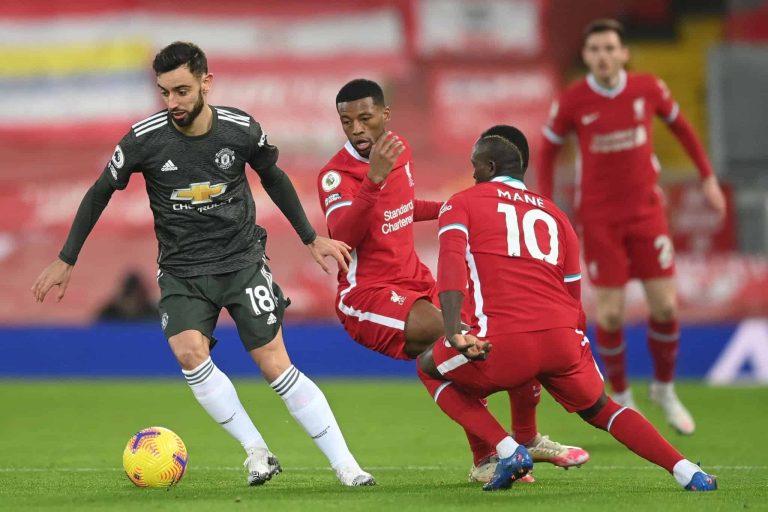 EL UNITED SIGUE LÍDER: igualó ante el Liverpool en Anfield
