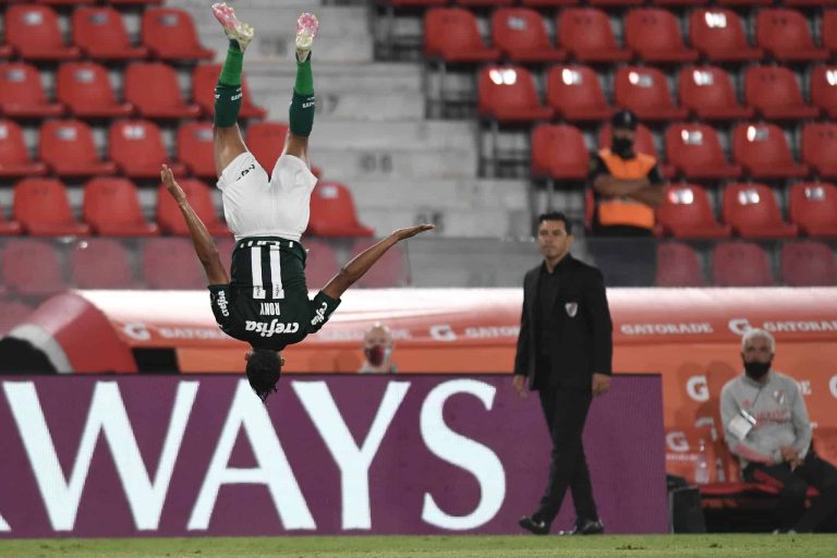 (VIDEO) Sorpresa en Avellaneda: Palmeiras goleó a River y tiene un pie en la final