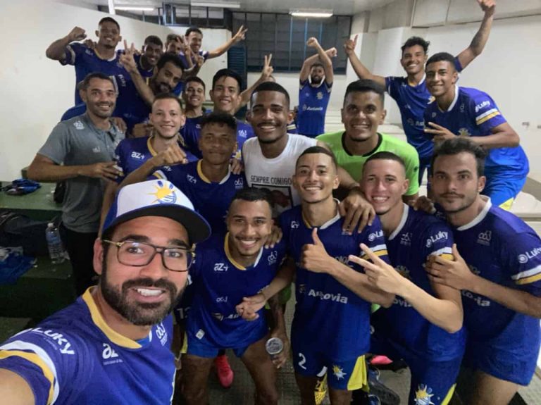 TRAGEDIA: Mueren 4 futbolistas y el presidente de un club brasileño en un accidente aéreo
