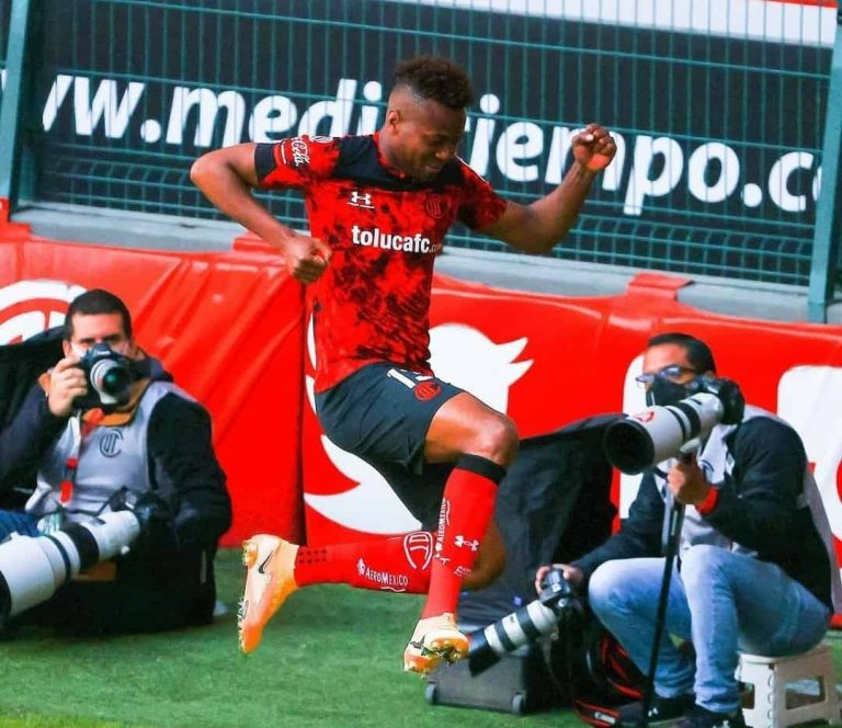 (VIDEO) ¡Gol del Michael Estrada! al Querétaro de Toño y Jeff