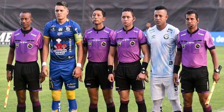 “A los árbitros, para castigarlos, no puedes sentarlos”