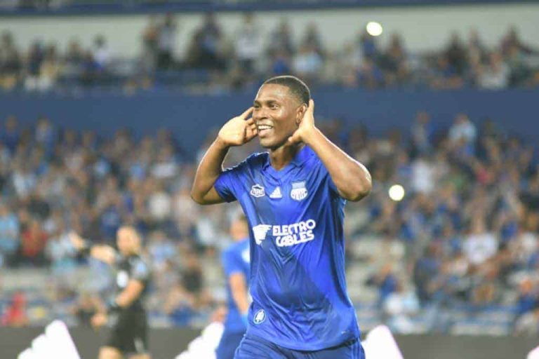 Se complica el regreso del ‘Cuco’ Angulo a Emelec