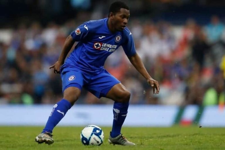 DT del Cruz Azul sobre el ‘Cuco’ Angulo: “Si no encontramos algo mejor, se queda”