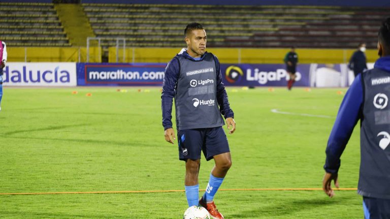 Chicaiza: “Venía de ser el mejor 10 del país y llegar a LDU y no jugar. Es muy raro”