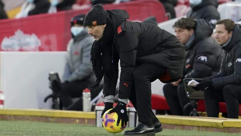 Guardiola: “Les pido que jueguen fácil, no que driblen a cuatro”