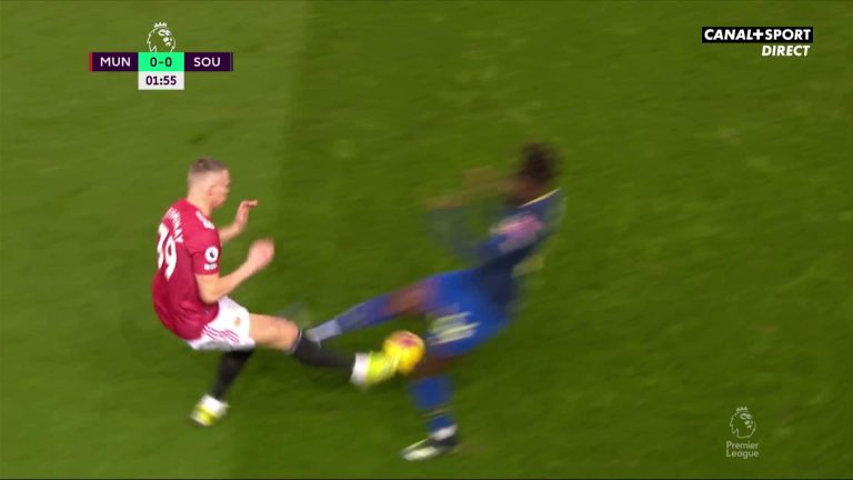 (VIDEO) AL MINUTO: Terrible patada a McTominay