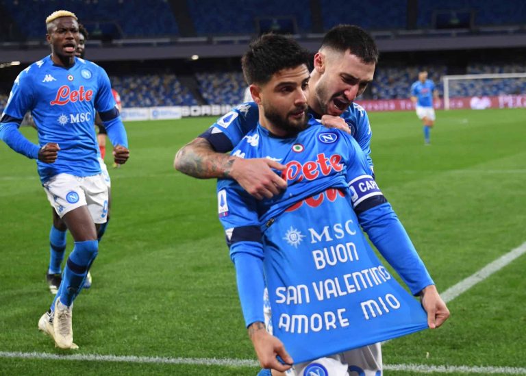 (VIDEO) CON DEDICATORIA AMOROSA: Napoli venció a la Juve con gol de Insigne