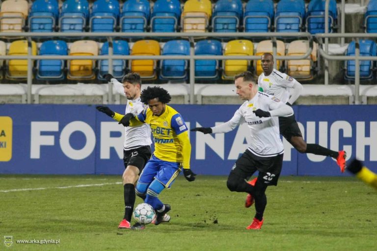 COPA POLONIA: Christian Alemán, titular en la victoria del Arka Gdynia