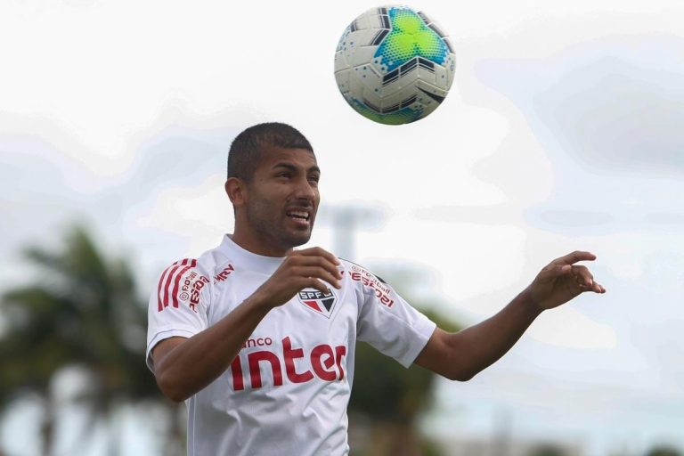 (VIDEO) FIN DE LA PESADILLA: Joao Rojas volvió a jugar con Sao Paulo