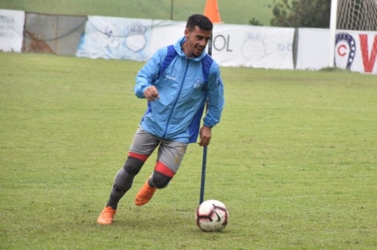 ‘CAMISETAZO’ EN AMBATO: Mario Rizotto, a T. U.
