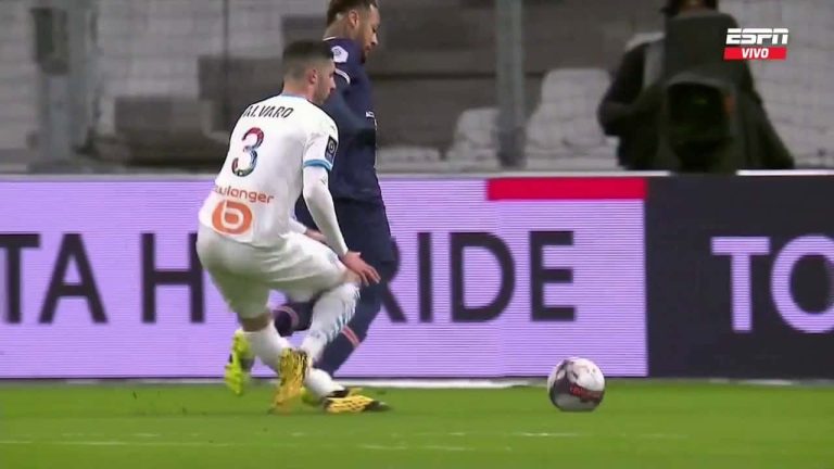 (FOTOS) Por buscar a Neymar… ¡se lesionó!