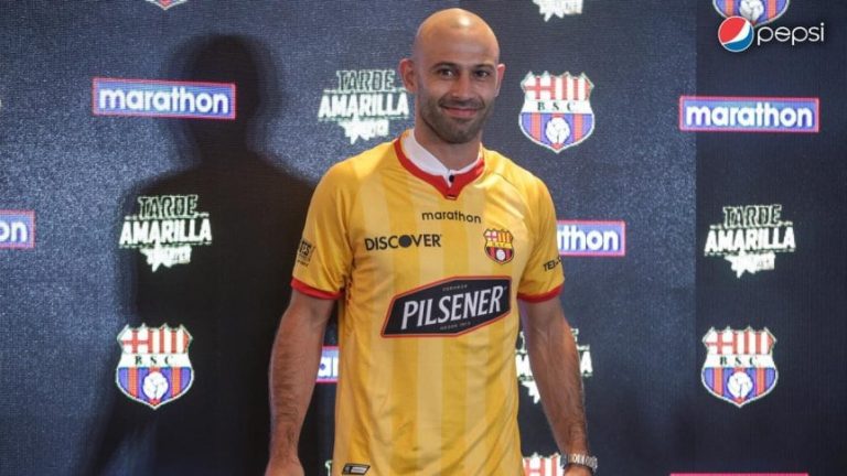 (VIDEO) Un delantal para ‘El Jefecito’ Mascherano durante su presentación
