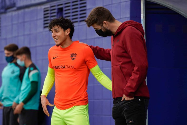 (FOTOS) JUNTO A PIQUÉ: Kike Saverio fue convocado en su nuevo club