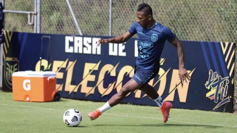 Reportan interés de Juventus por Pervis Estupiñán