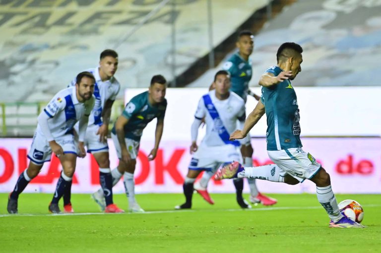 (VIDEO) NO PERDONÓ: Ángel Mena anotó de penal con León