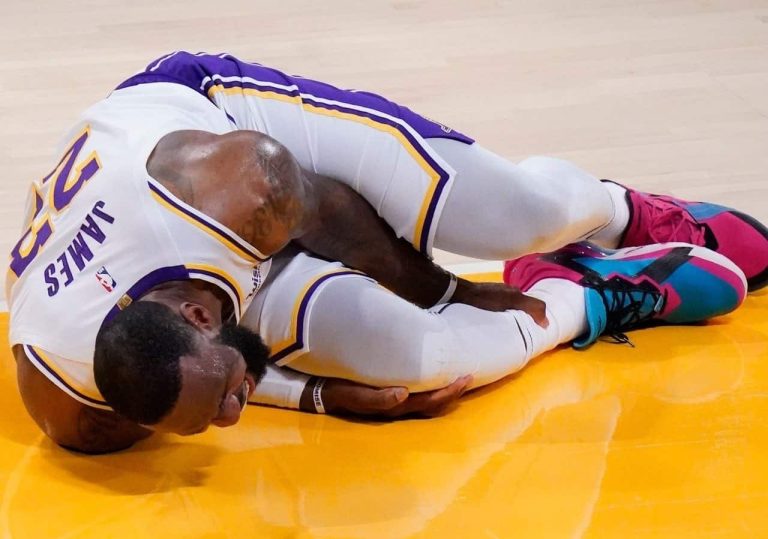 (VIDEO) #NTF Alarma en los Lakers: La dura lesión de Lebron James