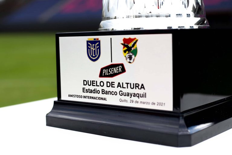 (FOTOS) Ecuador vs Bolivia: El trofeo que se llevará el ganador