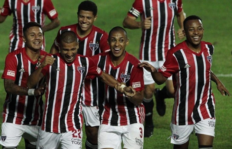 Crespo elogió a Joao Rojas: “Es muy querido… es muy bueno”