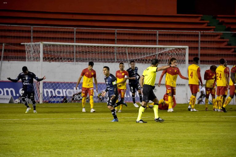 (VIDEO) LLUVIA DE GOLES Y PARTIDAZO: IDV venció al Aucas