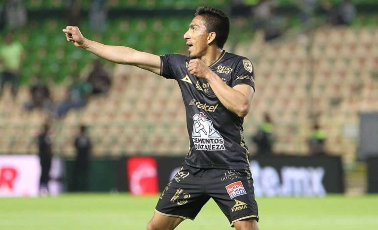 (VIDEO) ES COSTUMBRE: Gol de Ángel Mena en México