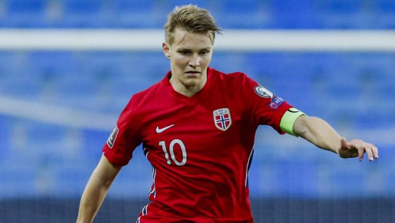 Liverpool y Chelsea van por Odegaard