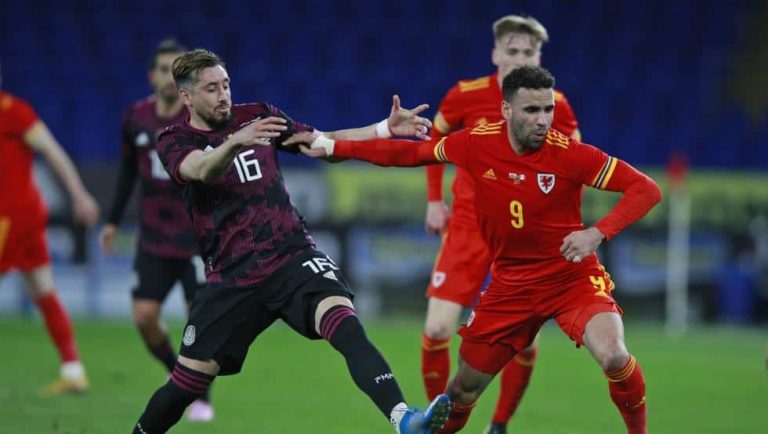 Gales echa a tres jugadores por “violar el protocolo”