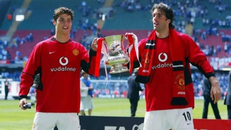 Ferdinand recuerda cuando defendió a Cristiano de Van Nistelrooy