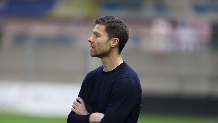 NO DEJARON QUE SE VAYA: Xabi Alonso renovó con la Real