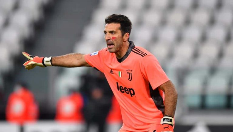 Buffon, entre la retirada y seguir en un club puntero