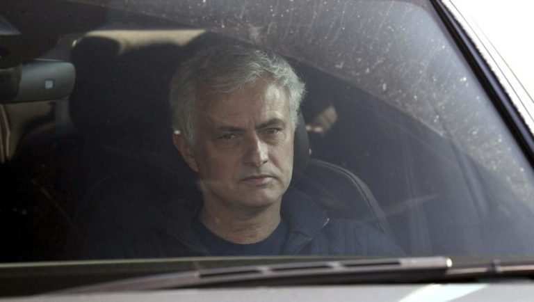 Mourinho dijo ‘verdades’ a los jugadores del Tottenham tras ser despedido